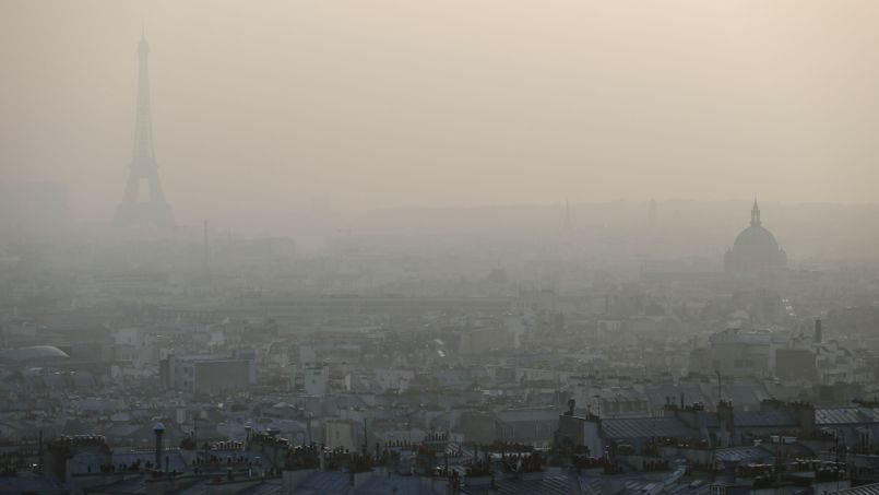 Transporte público gratuito en París por la contaminación