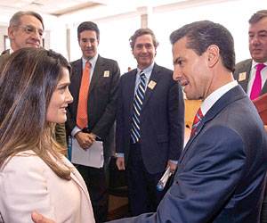 salma-hayek-visite-hollande-mexique-pena-nieto